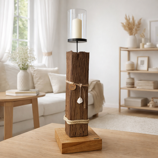 Treibholz Kerzenhalter aus Eiche mit Glaszylinder im skandinavischen Wohnzimmer von Treibholzzauber79
