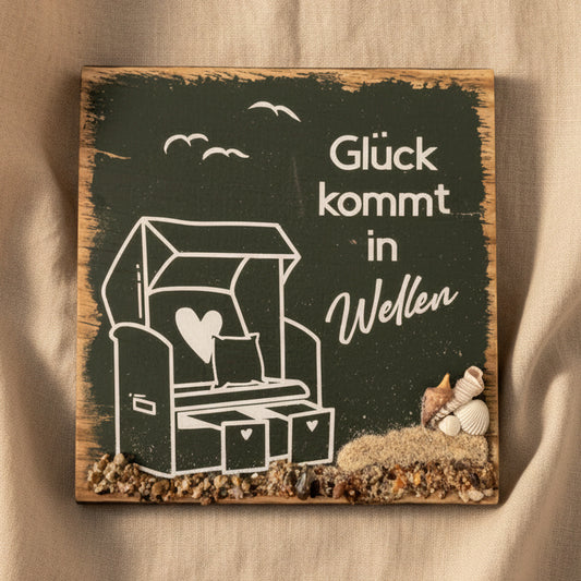 Holzschild „Glück kommt in Wellen“ aus Eiche | Maritime Deko mit Ostsee Steinen