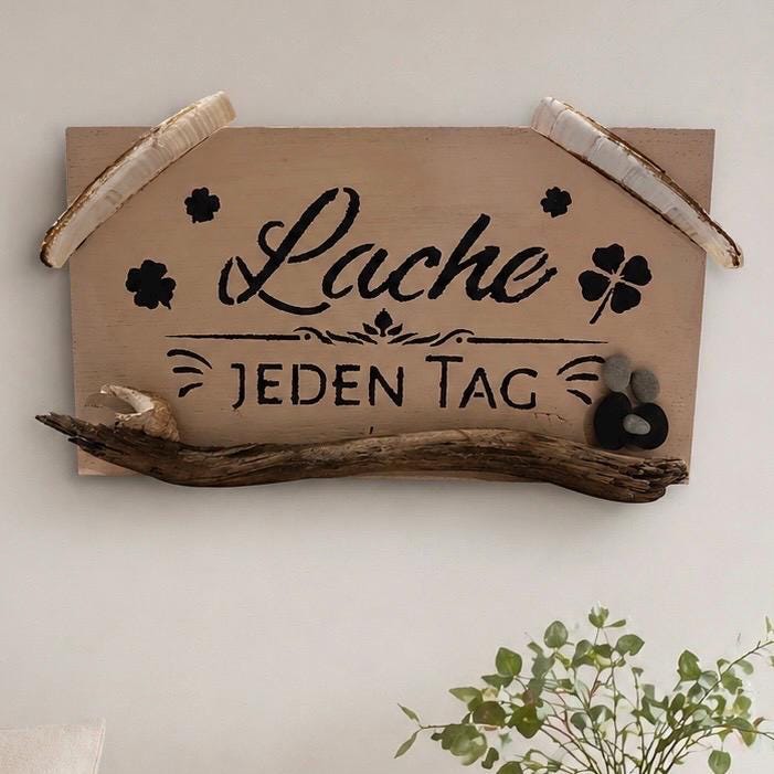 Vintage Wandbild aus altem Eichenholz „Lache jeden Tag“, Wanddeko im skandinavischen Stil mit Treibholz und Muscheln