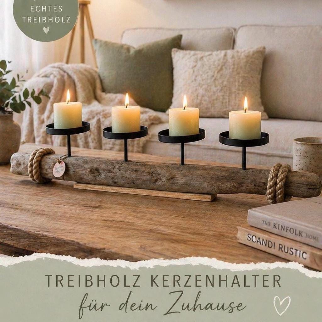 Maritimer Kerzenhalter aus Treibholz mit Stumpenkerzen im skandinavischen Wohnzimmer dekoriert