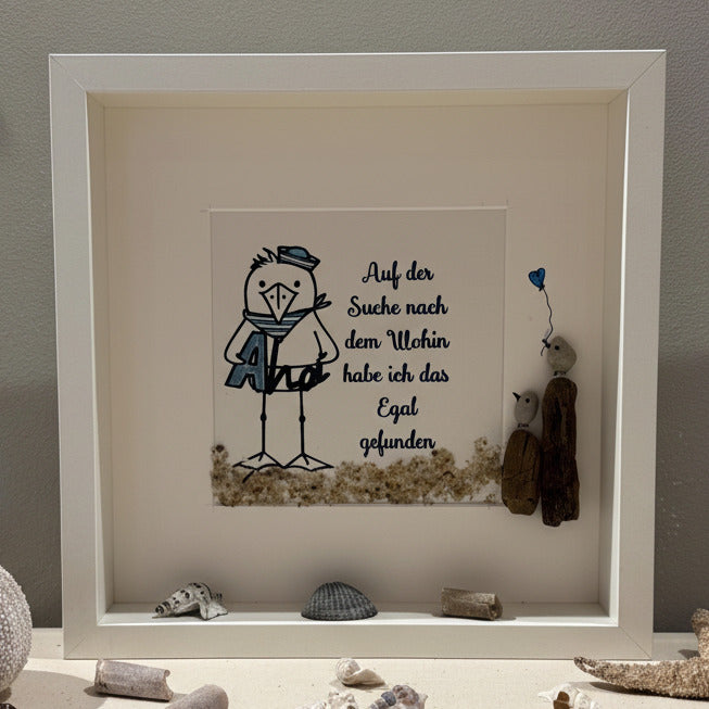 Maritimes Möwenbild im weißen Rahmen mit Treibholz und Steinvögeln, personalisierbare Küstendeko von Treibholzzauber79