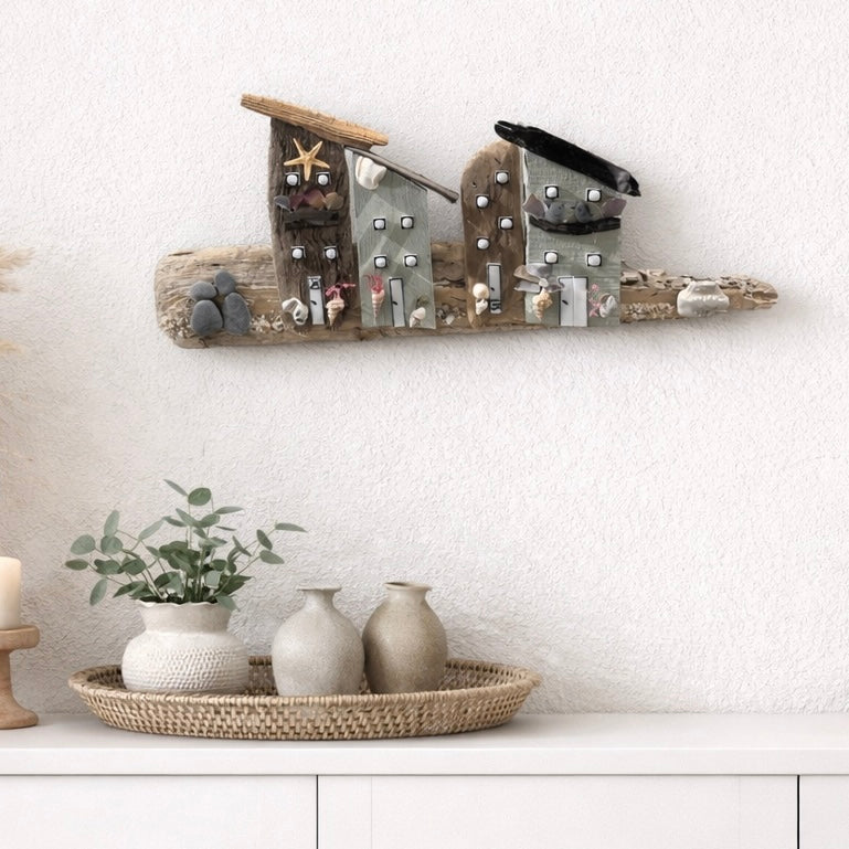 Maritimes Wandbild aus Treibholz über Sideboard im skandinavischen Wohnzimmer dekoriert von Treibholzzauber79