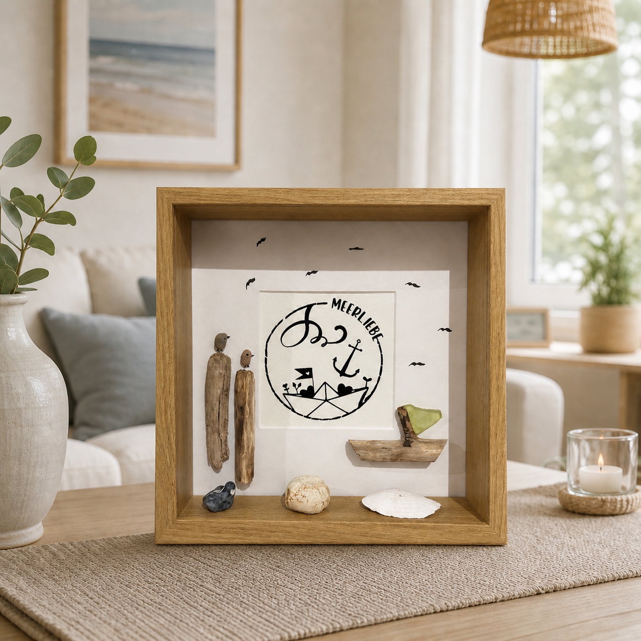 Treibholz Bild auf Holzkommode im nordischen Wohnstil