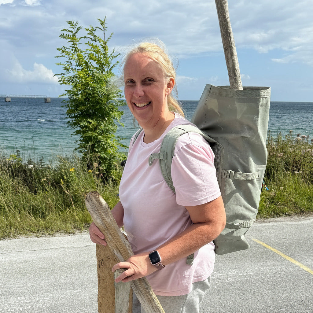 Sandra von Treibholzzauber79 am sammeln von Treibholz für maritime Deko im skandinavischen Stil