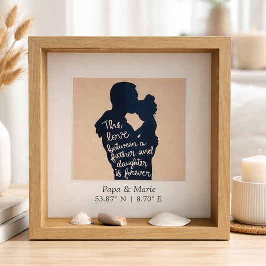 Vater Tochter Bild im hochwertigen Holzrahmen, Shadowbox im hellen skandinavischen Wohnraum dekoriert