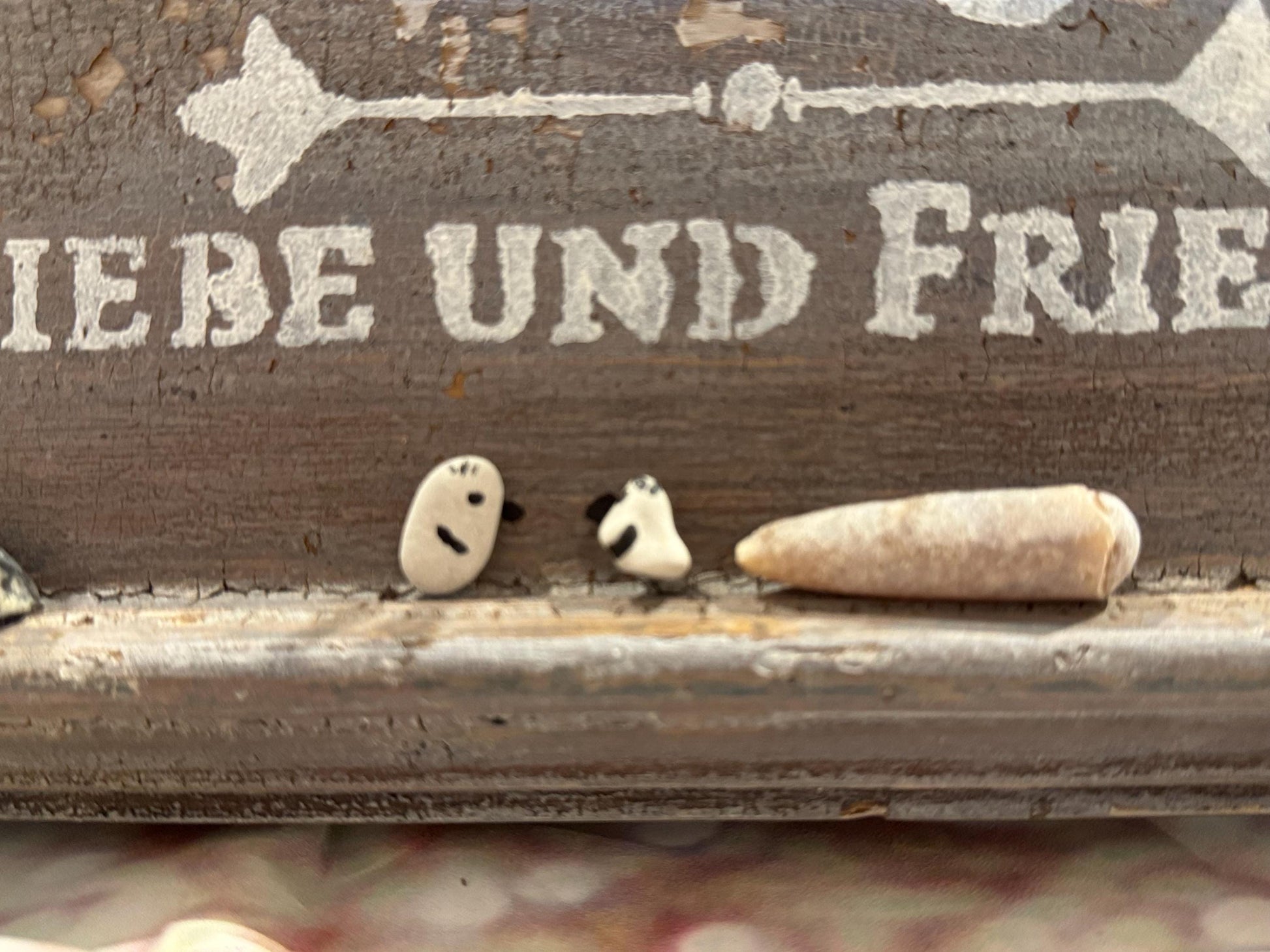 Glückliche Familie Wanddeko aus alter Eiche | Liebe & Frieden | Handgemacht aus Treibholz | Skandinavisch Landhaus Geschenk