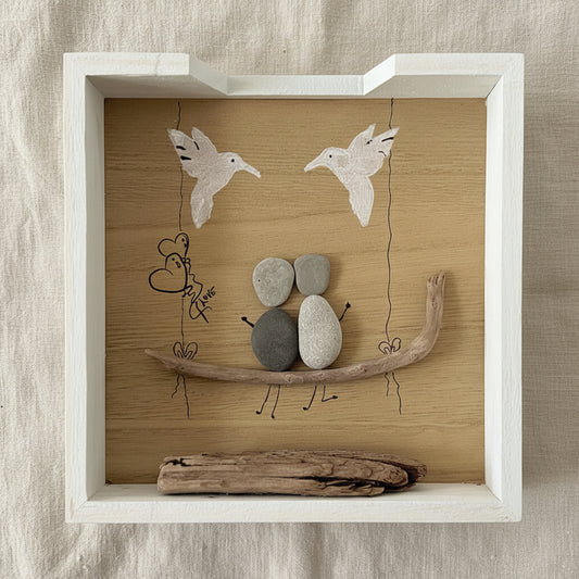 Steinbild personalisiert 20 x 20 cm aus Strandsteinen und Treibholz - maritime Wanddeko im Shabby Chic.