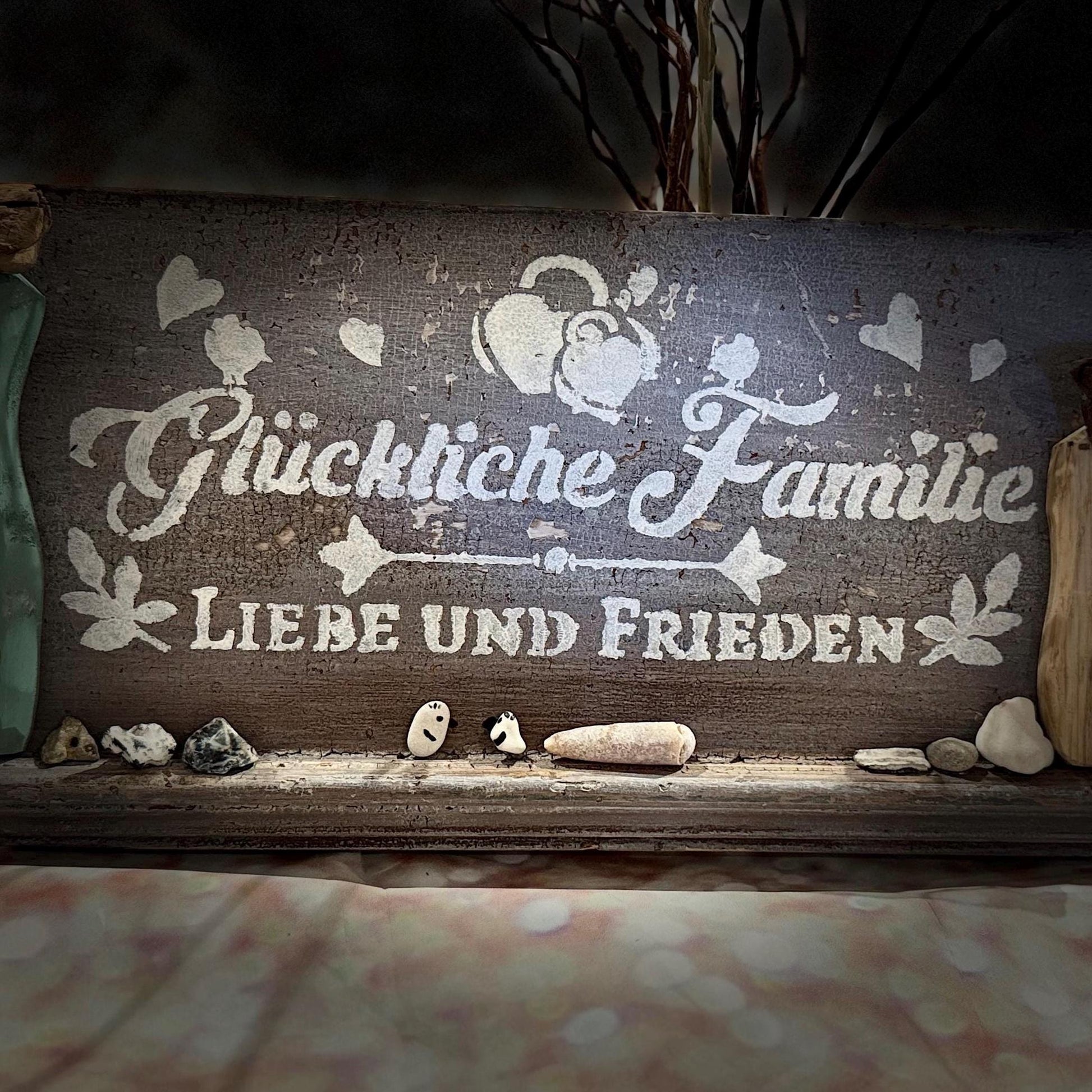Glückliche Familie Wanddeko aus alter Eiche | Liebe & Frieden | Handgemacht aus Treibholz | Skandinavisch Landhaus Geschenk
