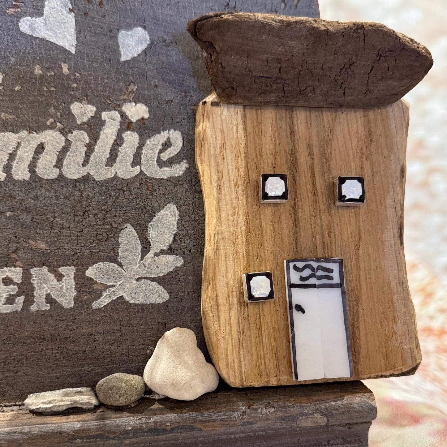 Glückliche Familie Wanddeko aus alter Eiche | Liebe & Frieden | Handgemacht aus Treibholz | Skandinavisch Landhaus Geschenk