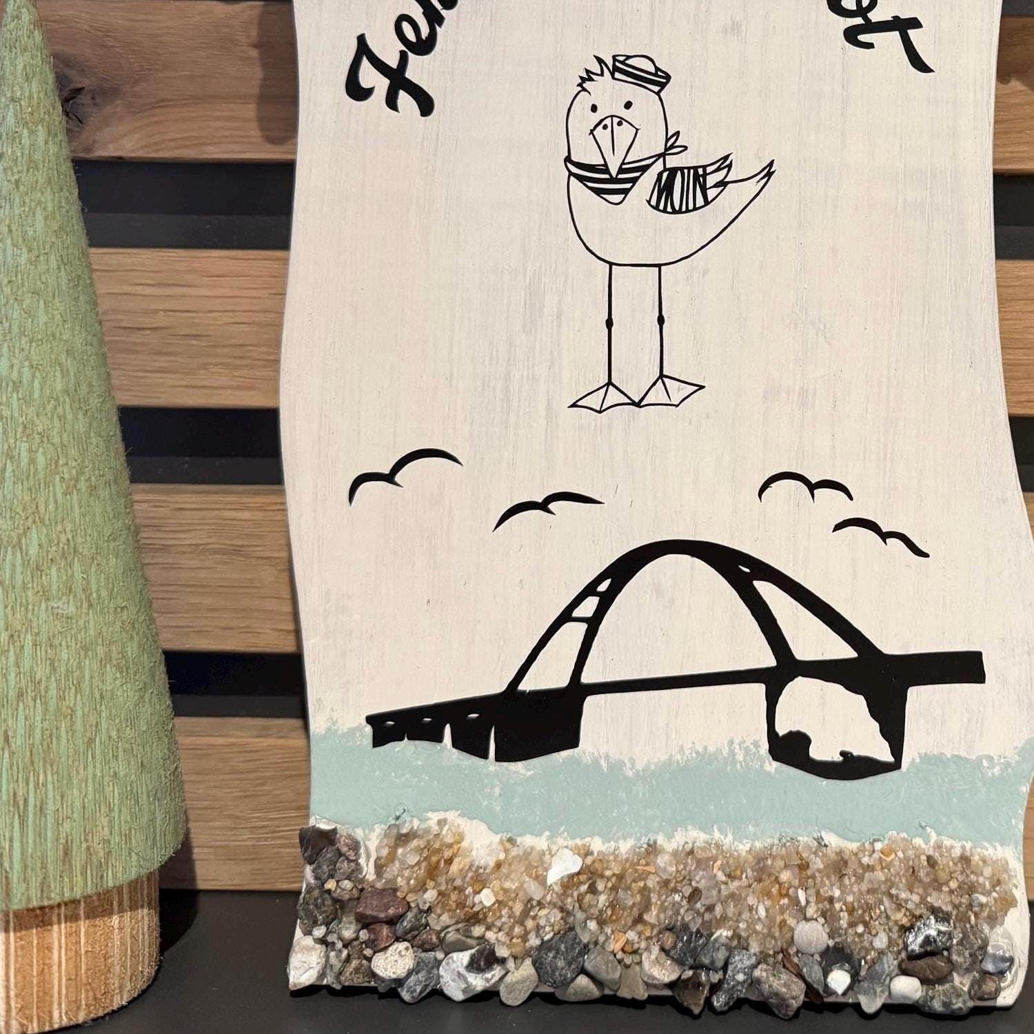 Deko Fehmarn verliebt – maritime Holzhäuschen Deko mit Möwe & Fehmarnsundbrücke • kleines Geschenk aus Treibholz