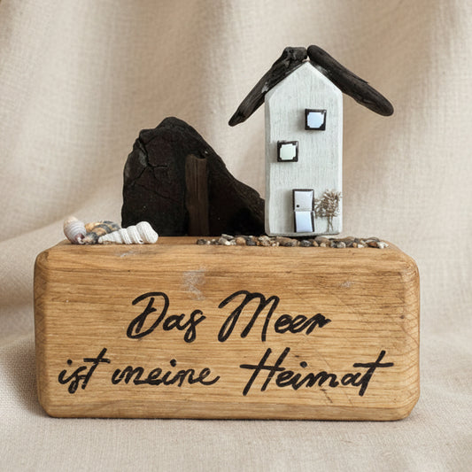 Tischdeko aus Holz & Treibholz „Das Meer ist meine Heimat“ | Maritime Fensterbank Deko | Handmade aus Nordsee Muscheln