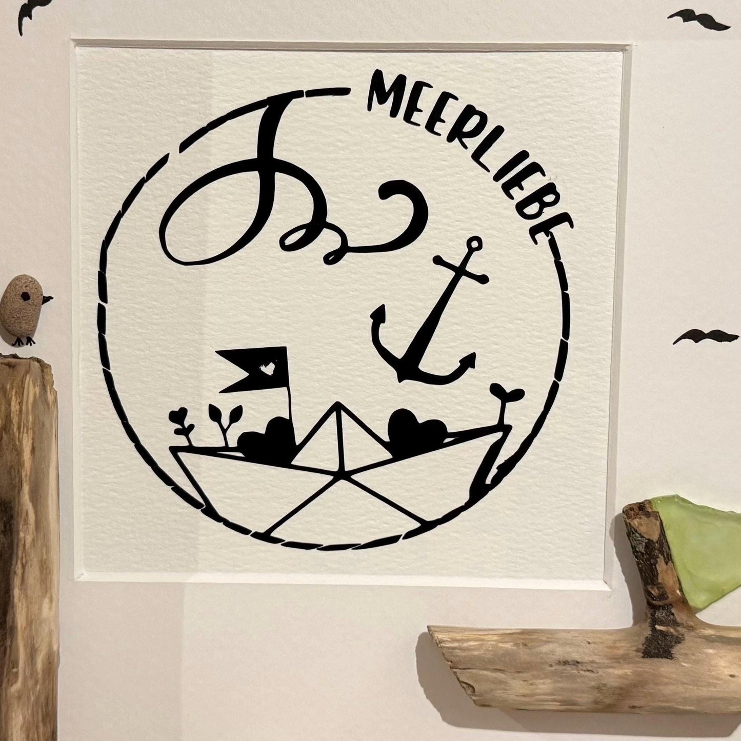 Steinbilder mit Sprüchen "Meerliebe" & Nordsee Deko 27cm schwarz. Maritimes Wandbild mit Treibholz Deko als Handmade Geschenke, Bilderrahmen – Handmade aus Treibholz Nordsee, Meerglas, Ostsee Steine, 3d Rahmen, Bilderrahmen, Vinyl von Treibholzzauber79