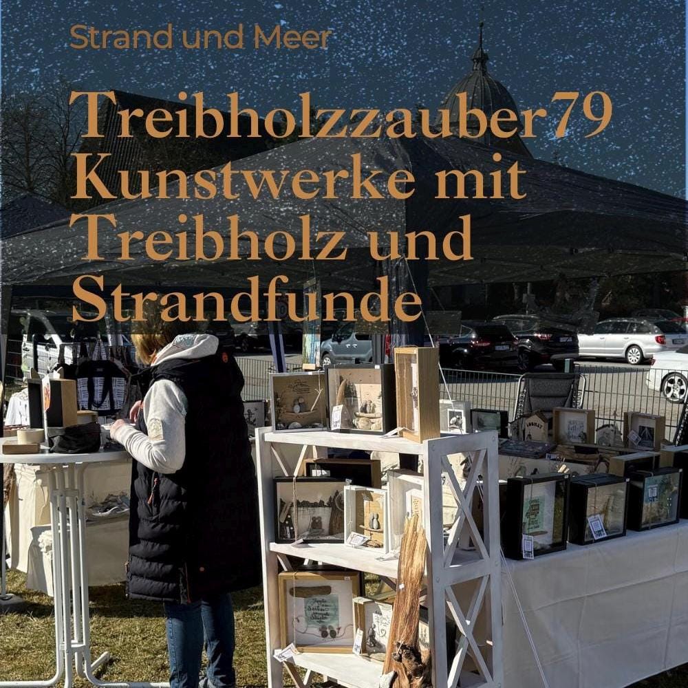 Personalisierter Bilderrahmen 27cm weiß, handgemalte Bilder mit Steinbild und Spruch Familie. Deko für Fensterbank innen, maritimes Wandbild – Handmade aus Holz, Bilderrahmen, 3d Bilderrahmen, Acryl, Band, Treibholz Nordsee, Ostsee Steine, trockenblumen von Treibholzzauber79