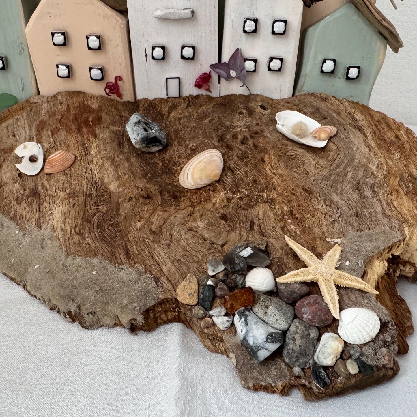 Treibholz Sockel mit Strandfunden Detailansicht von Treibholzzauber79