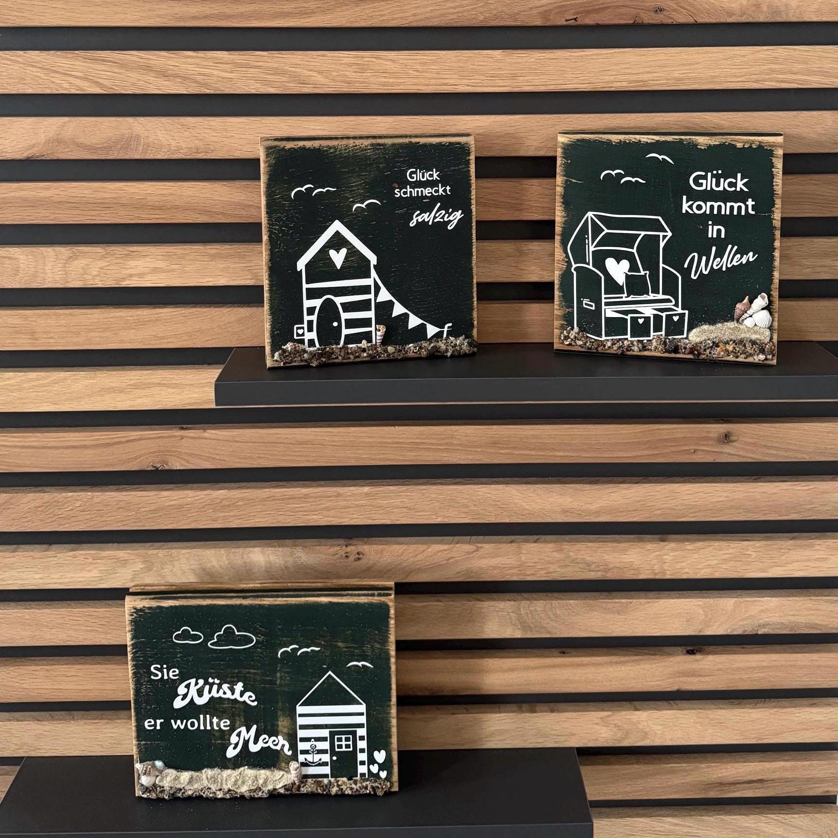 Holzschild „Glück kommt in Wellen“ aus Eiche | Maritime Deko mit Ostsee Steinen & Muscheln | Handgemacht Küsten Geschenk