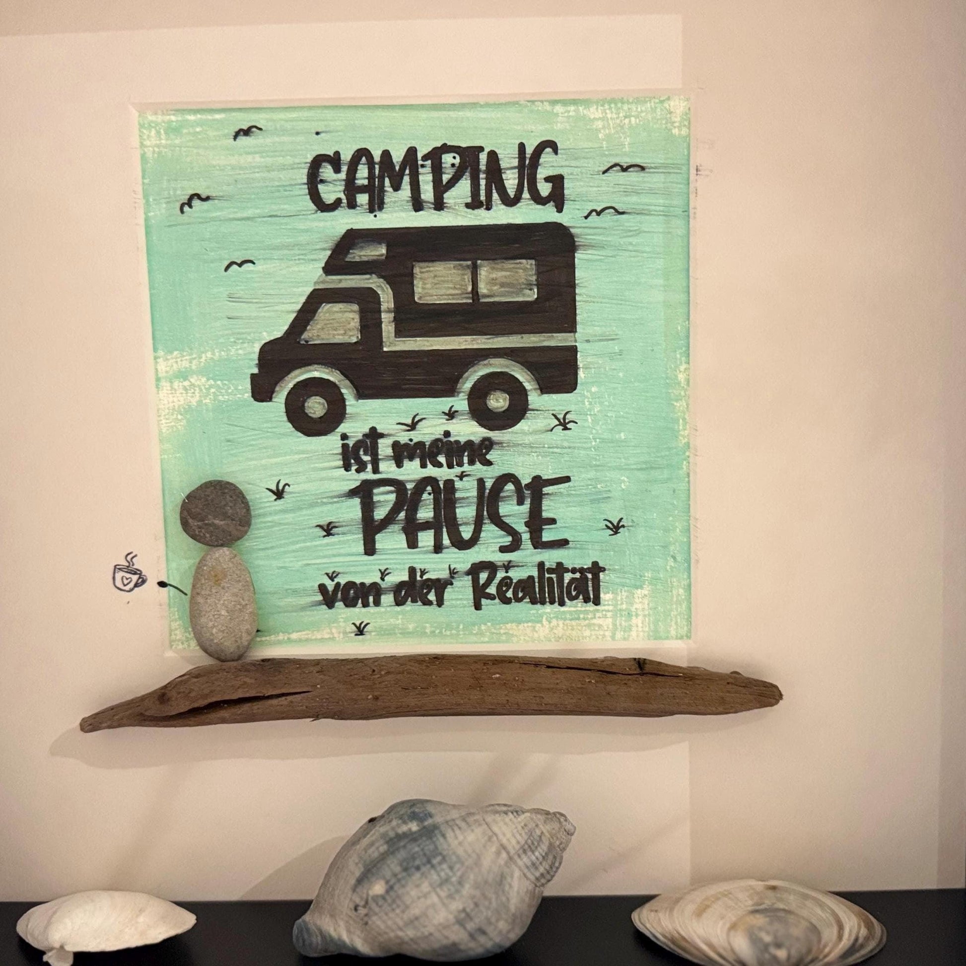 Steinbild Camper personalisiert – 3D-Holzrahmen mit Muscheln & Treibholz, Küstendeko Unikat