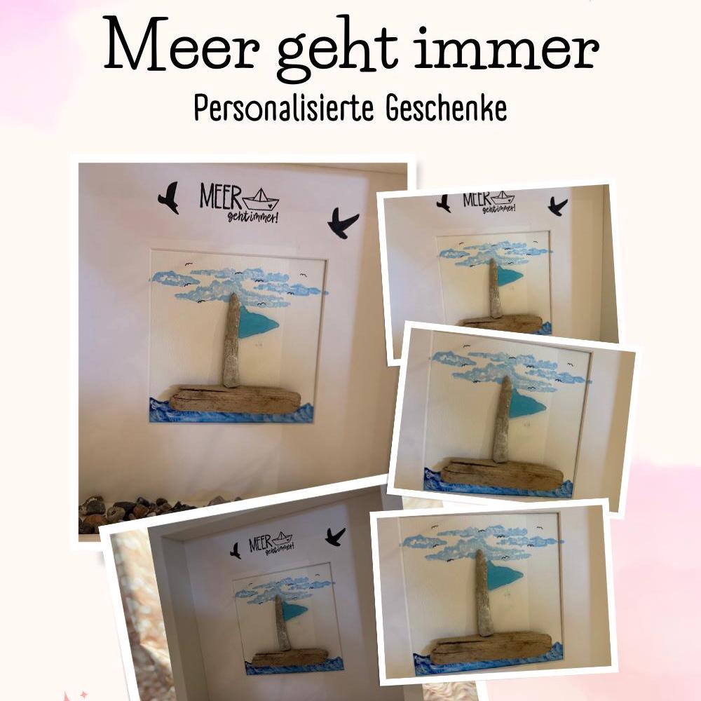 Gerahmte Kunstwerke mit einem Segelboot aus Treibholz, blauem Segel und gemalten Wolken von Treibholzzauber79