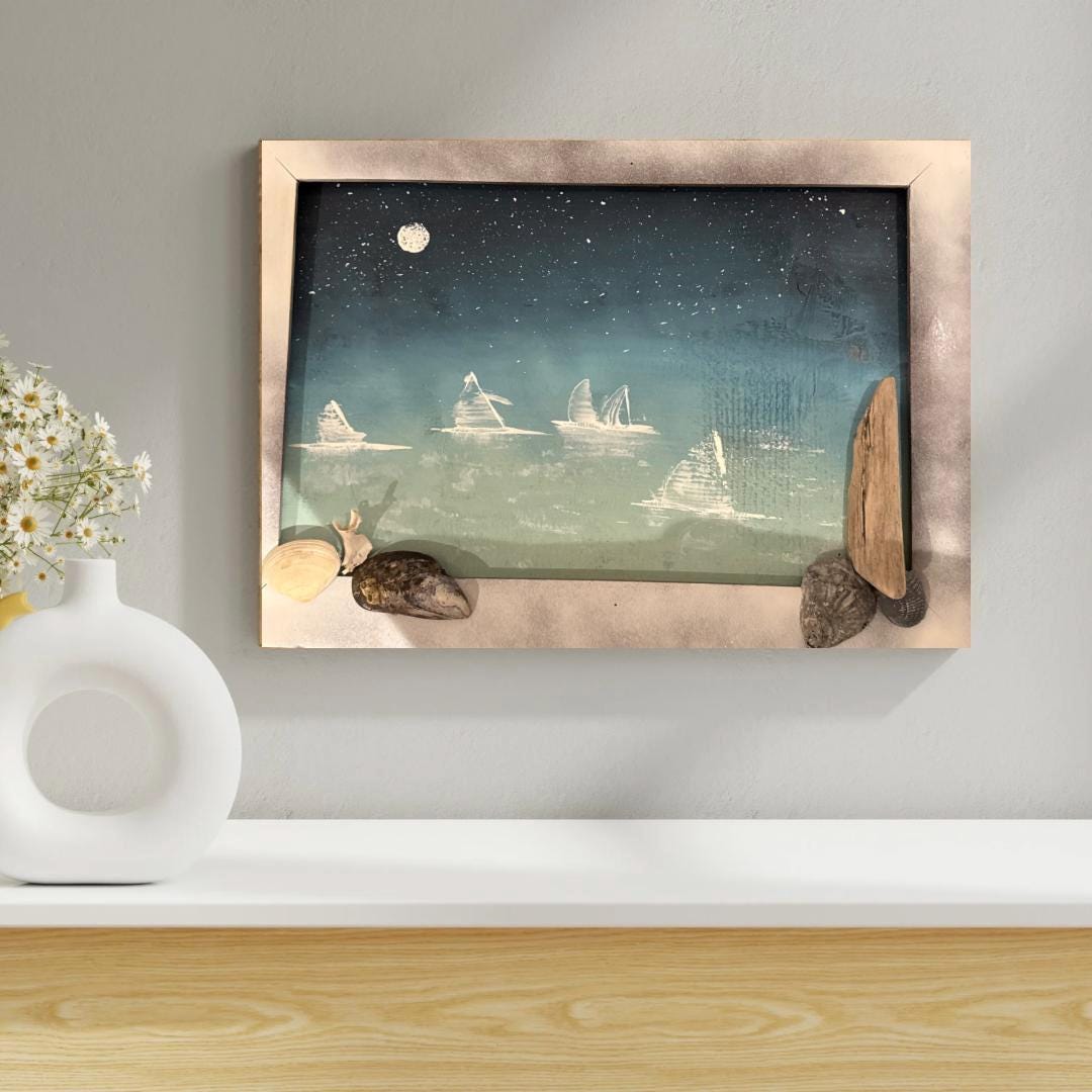 Vintage Bilderrahmen 40 x 28cm mit handgemaltem maritimen Motiv und original Strandfunde der dänischen Küste.