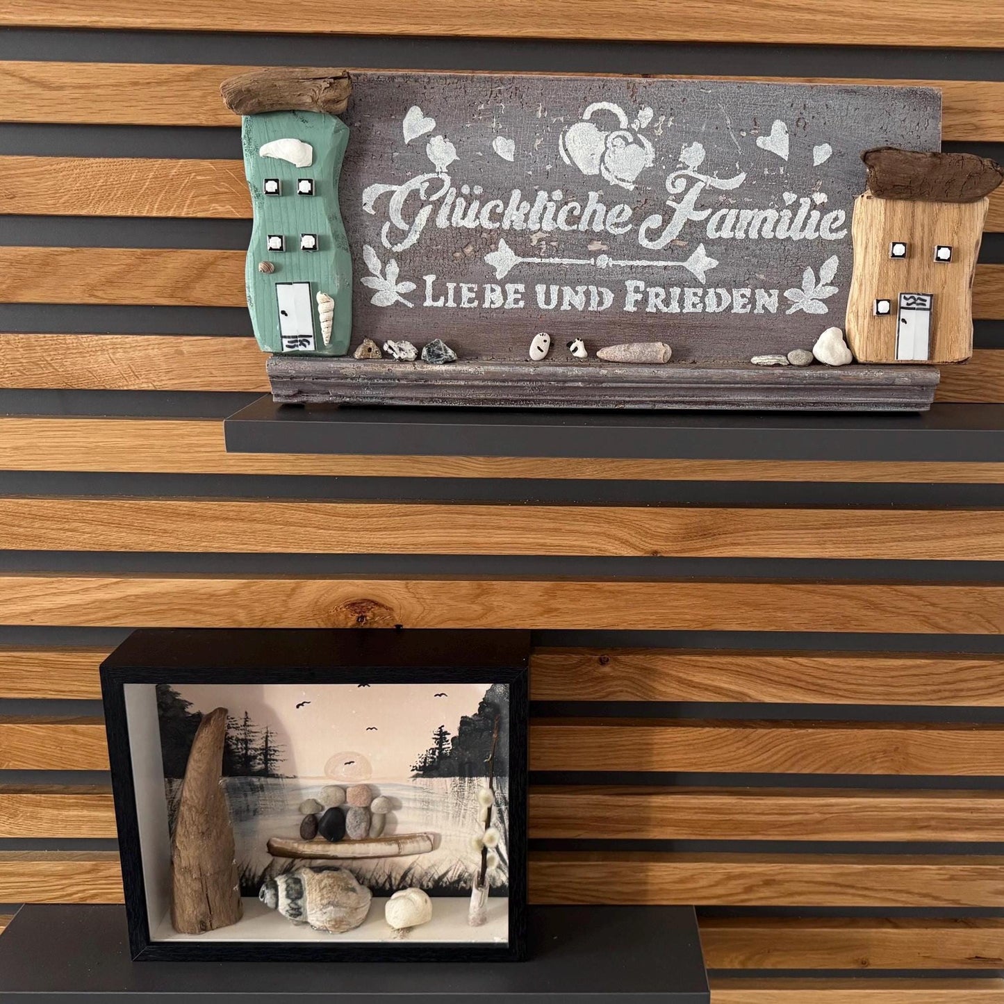 Glückliche Familie Wanddeko aus alter Eiche | Liebe & Frieden | Handgemacht aus Treibholz | Skandinavisch Landhaus Geschenk