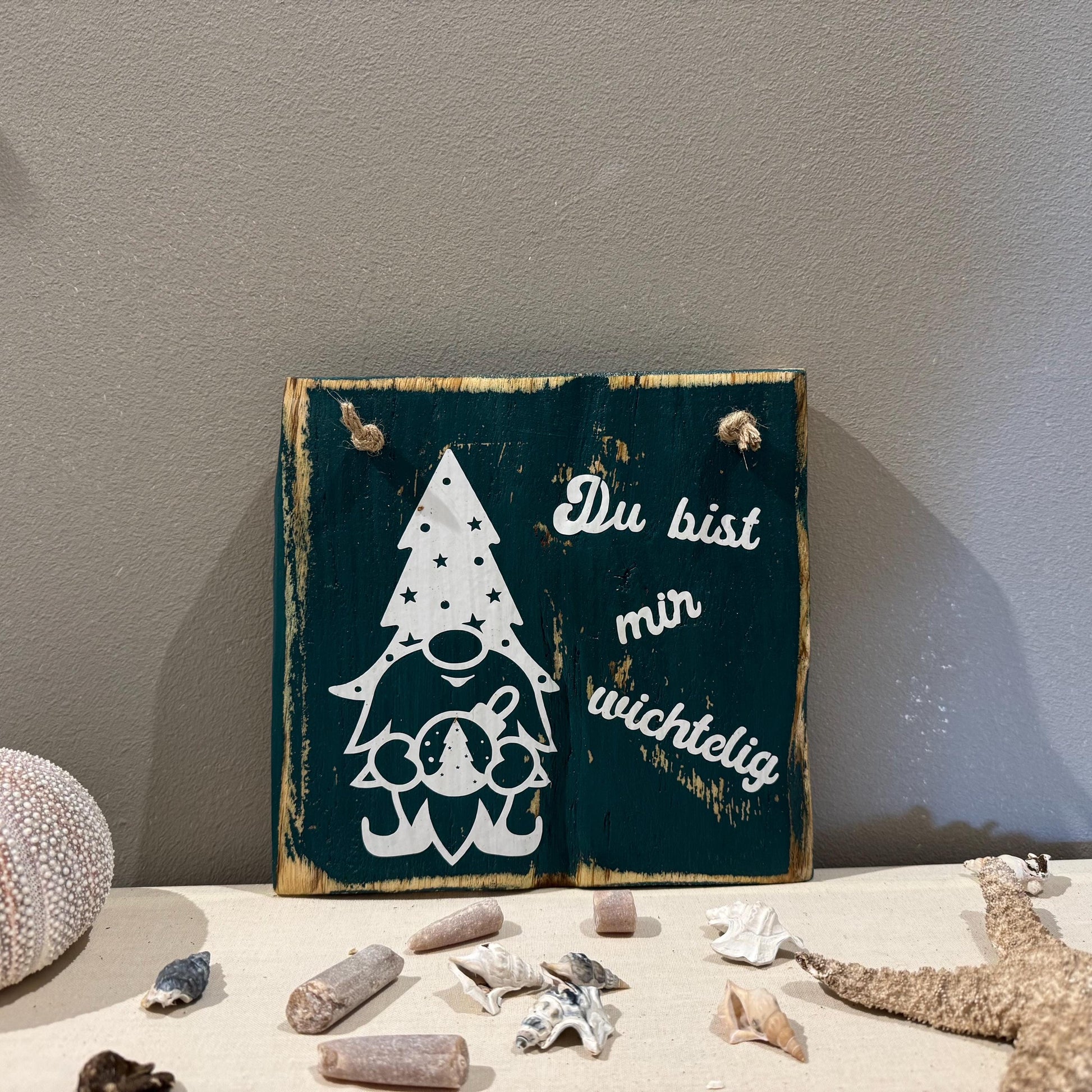 Holz Dekoschild Weihnachten 19 x 19 cm zum aufhängen - Türschild Weihnachten Handmade - skandinavische Weihnachtsdeko, Weihnachtsdeko Holz – Handmade aus Eichenholz massiv, Vinyl von Treibholzzauber79