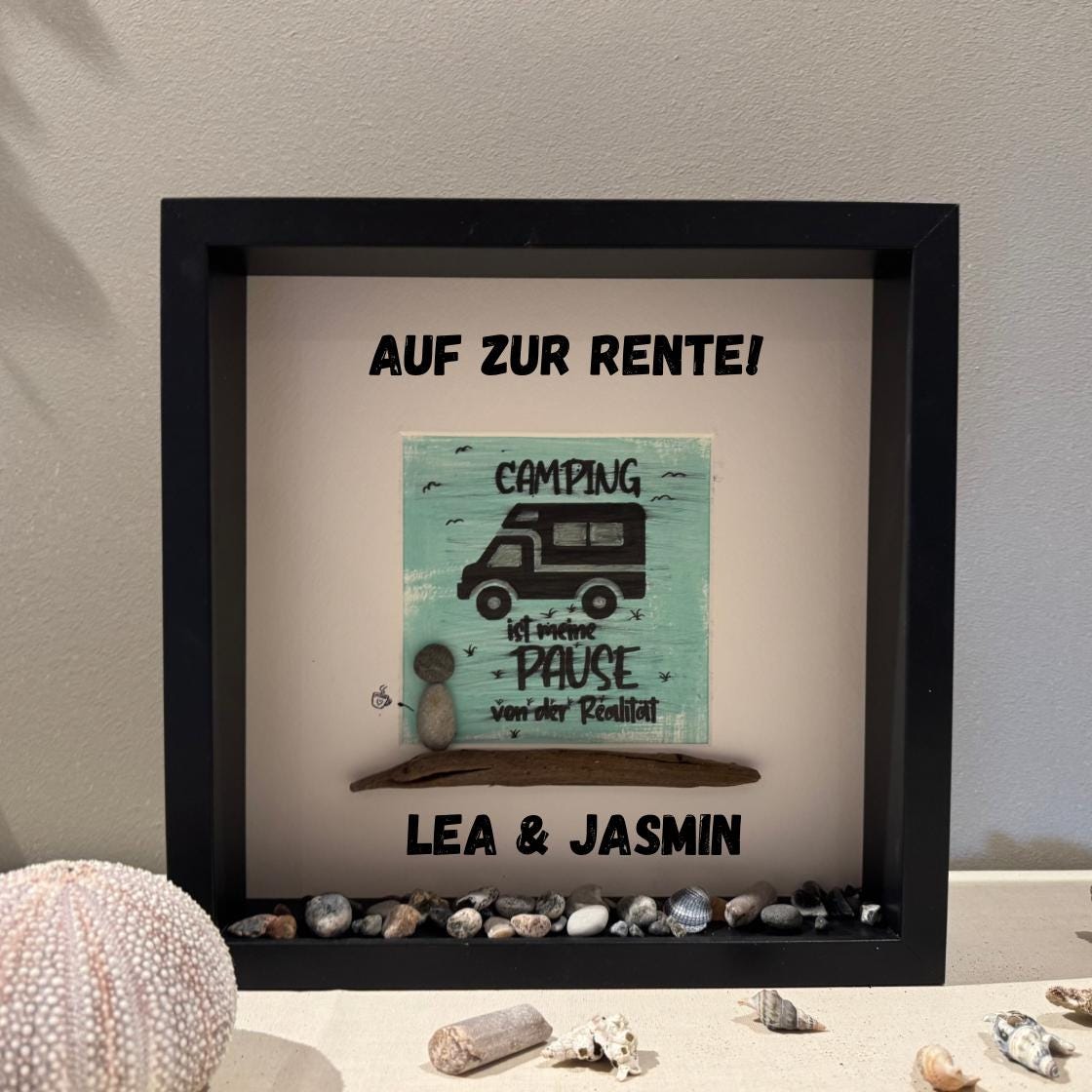 Ein gerahmtes Kunstwerk mit dem Text "AUF ZUR RENTE!" oben von Treibholzzauber79
