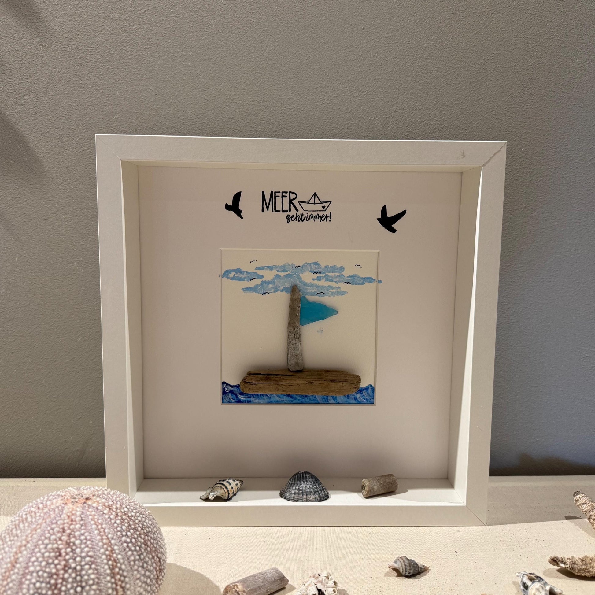 Deko Meer Strand, Steinbild mit Sprüchen Meer geht immer 27cm schwarz. Handmade Geschenke als Maritimes Wandbild - Hygge Deko Treibholz Deko – Handmade aus Holz, Strandfunde, Bilderrahmen, 3d Rahmen, Ostsee Steine, Acryl, Treibholz Nordsee, Plexiglas von Treibholzzauber79