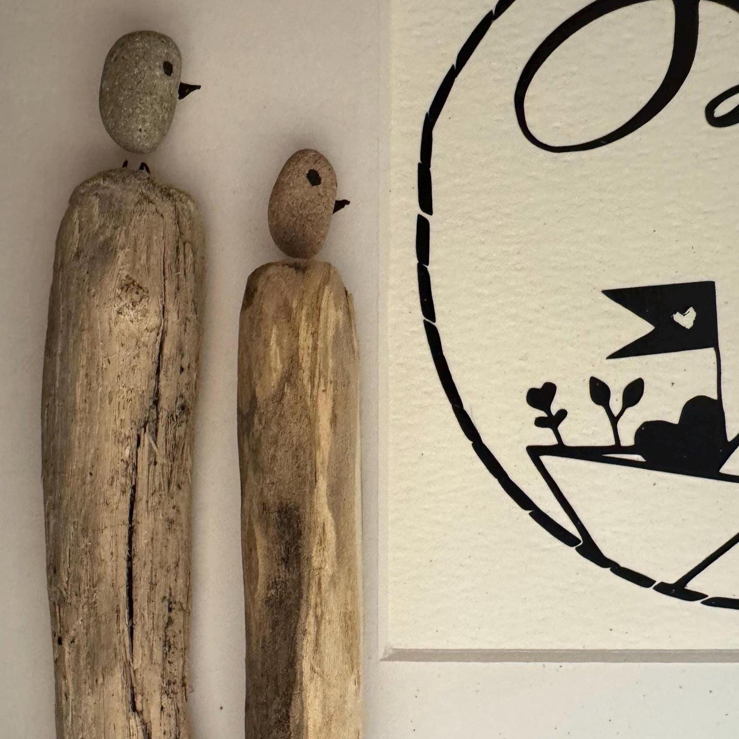 Steinbilder mit Sprüchen 27cm weiß, Treibholz Deko der dänischen Küste als maritimes Wandbild. Bilderrahmen maritim mit Meerliebe Sprüche. – Handmade aus Treibholz Nordsee, Ostsee Steine, Vinyl, 3d Rahmen, Bilderrahmen, Muschel von Treibholzzauber79