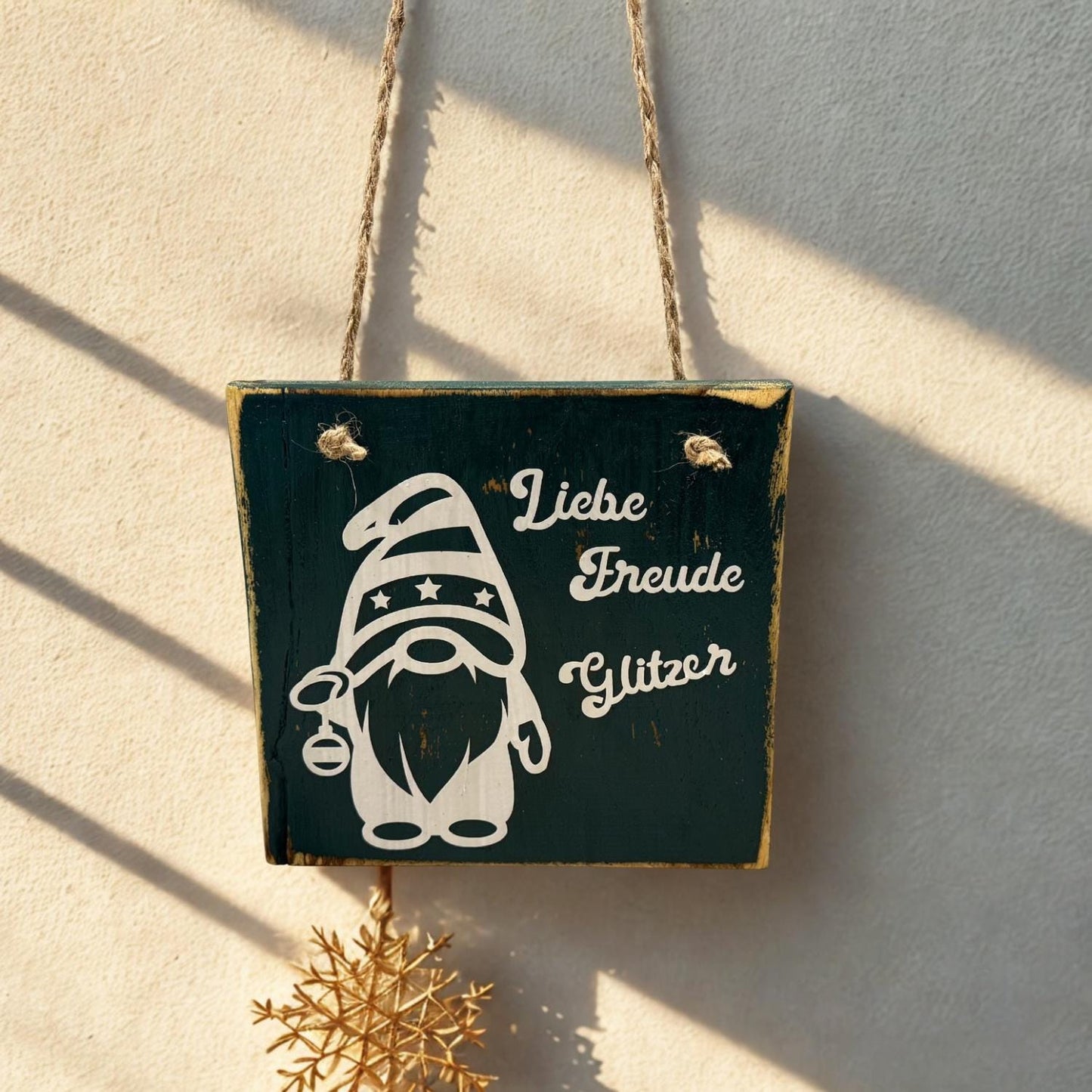 Holz Dekoschild Weihnachten 26 x 18,5 cm zum aufhängen - Türschild Weihnachten Handmade - skandinavische Weihnachtsdeko, Weihnachtsdeko Holz – Handmade aus Eichenholz massiv, Vinyl von Treibholzzauber79