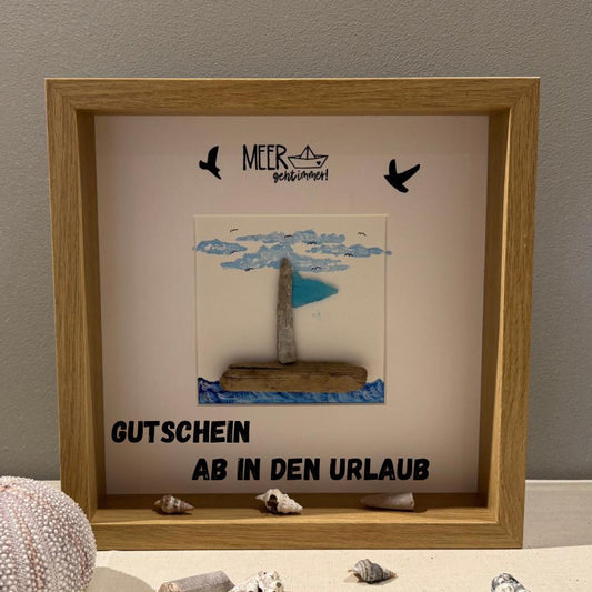 Personalisierter Bilderrahmen im Küstenstil mit einem Segelboot nach Pepple Art als handgemachtes Geschenk
