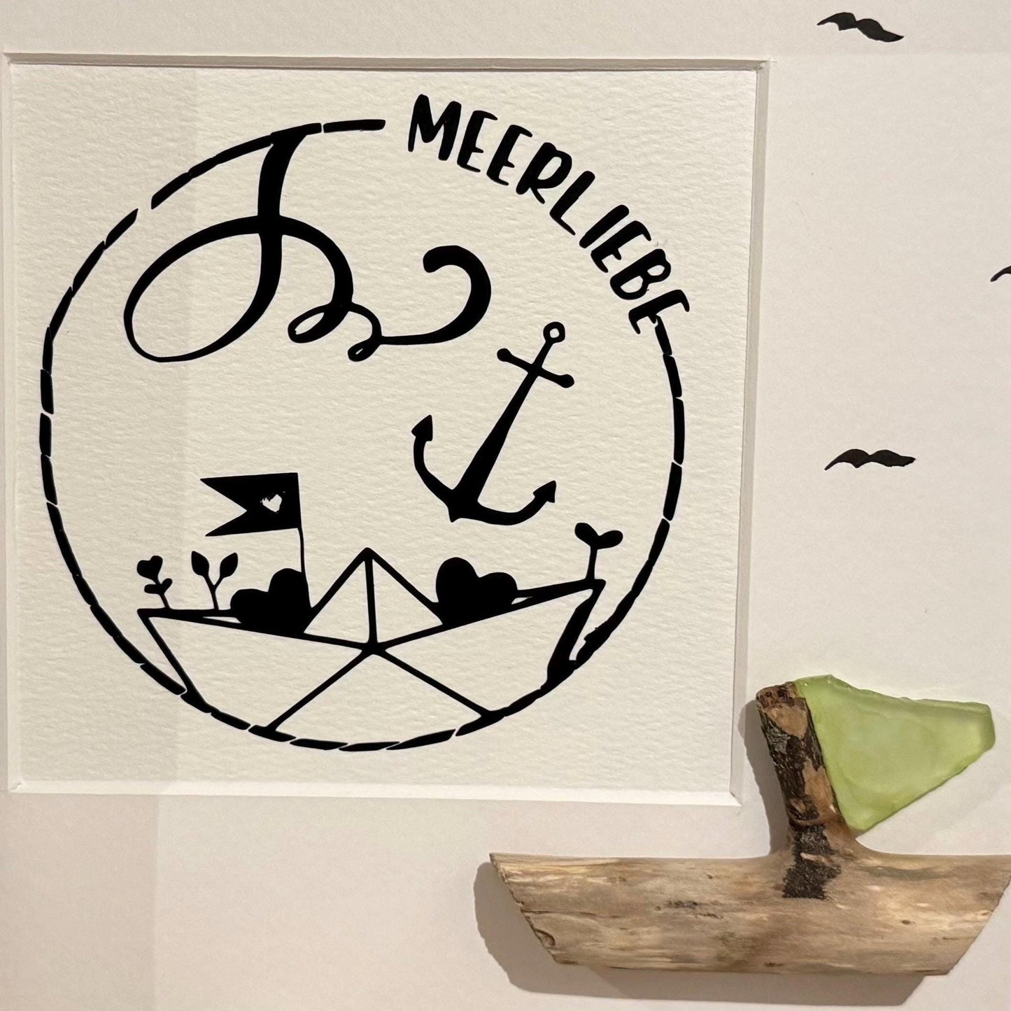 Steinbilder mit Sprüchen 27cm weiß, Treibholz Deko der dänischen Küste als maritimes Wandbild. Bilderrahmen maritim mit Meerliebe Sprüche. – Handmade aus Treibholz Nordsee, Ostsee Steine, Vinyl, 3d Rahmen, Bilderrahmen, Muschel von Treibholzzauber79