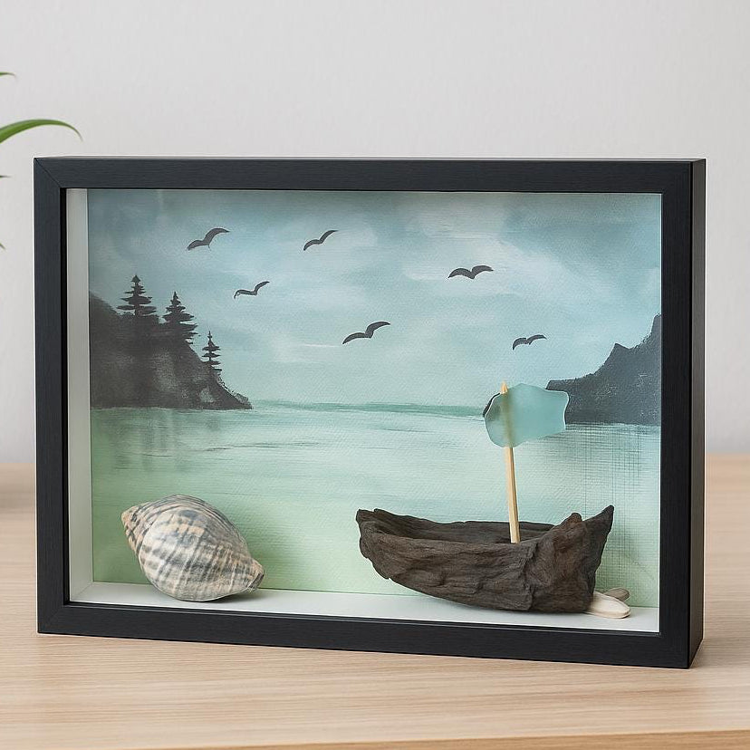 Maritime Schattenbox mit Treibholzboot - Nordische Küstendeko handgemacht - Unikat von Treibholzzauber79