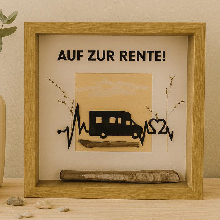Handgemachtes Bilderrahmen-Dekor im Holzrahmen mit Wohnmobil-Motiv, Driftwood, dem Schriftzug „Auf zur Rente!“