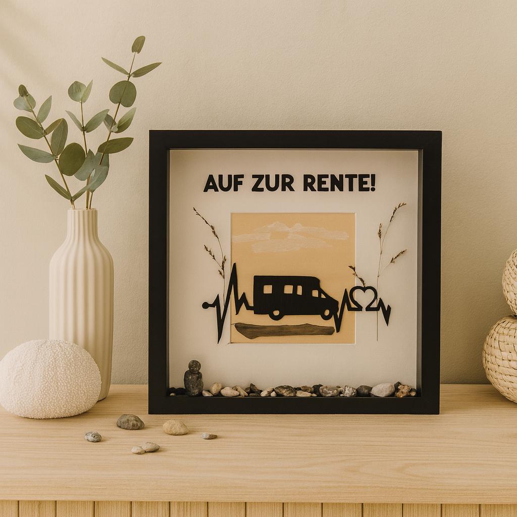 Handgemachtes Bilderrahmen-Dekor im Holzrahmen mit Wohnmobil-Motiv, Driftwood, dem Schriftzug „Auf zur Rente!“