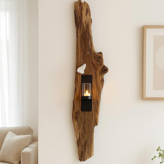 Rustikaler Wandkerzenhalter aus natürlichem Treiholz mit Teelichtglas - handgefertigte Wanddeko im skandinavischen Stil.