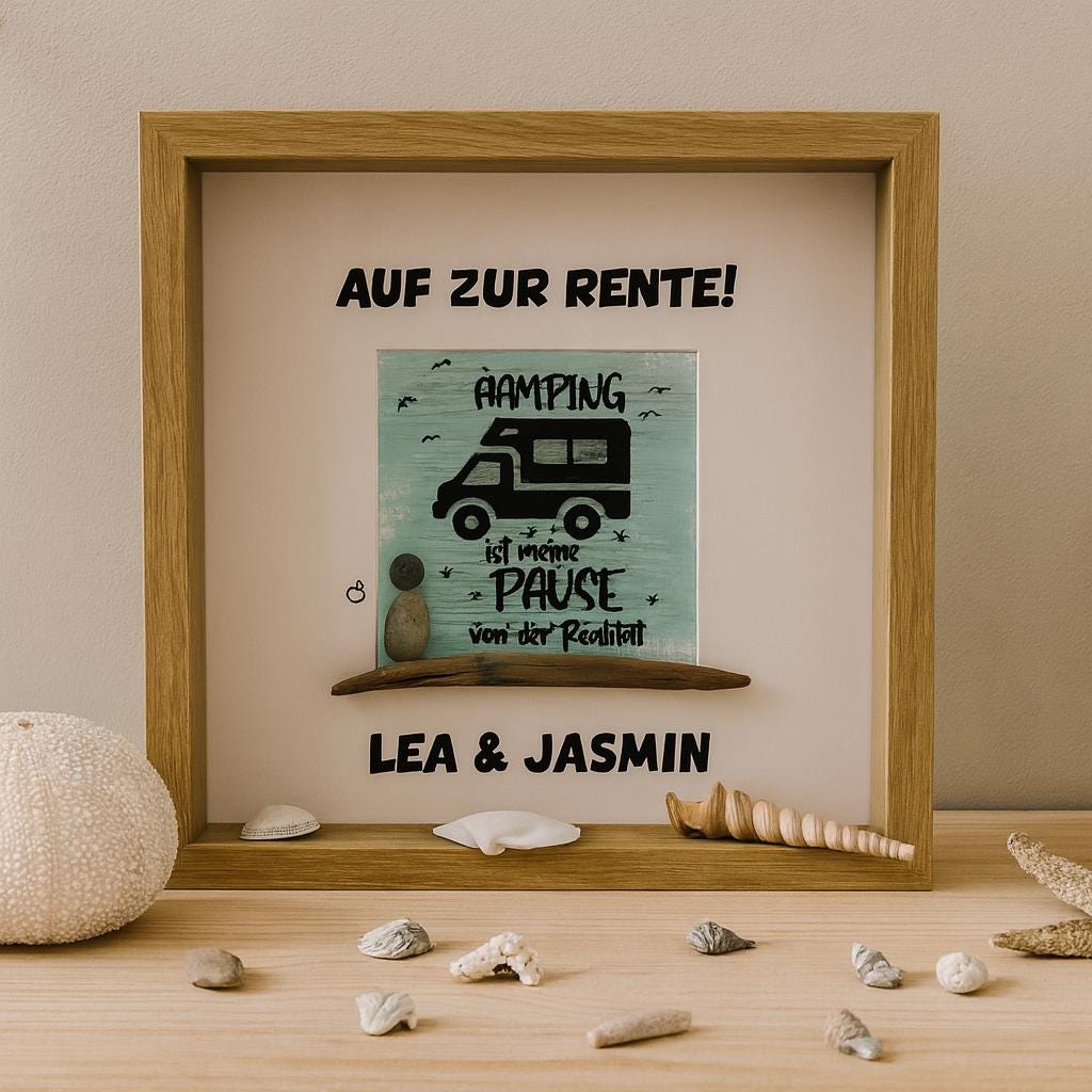 Camper Geschenk personalisiert „Auf zur Rente" – handgemachte maritime Wanddeko mit Strandfunden