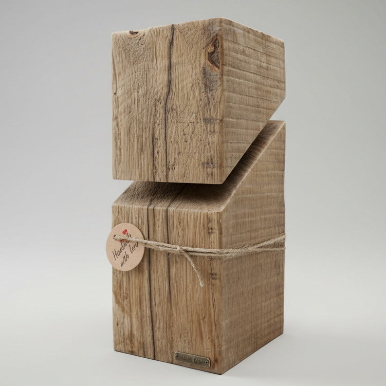 Holzvase aus massiver Eiche mit Reagenzglas | Skandinavische Vase | Handgefertigte Wohndeko | Nordic Home Decor – Handmade aus von Treibholzzauber79