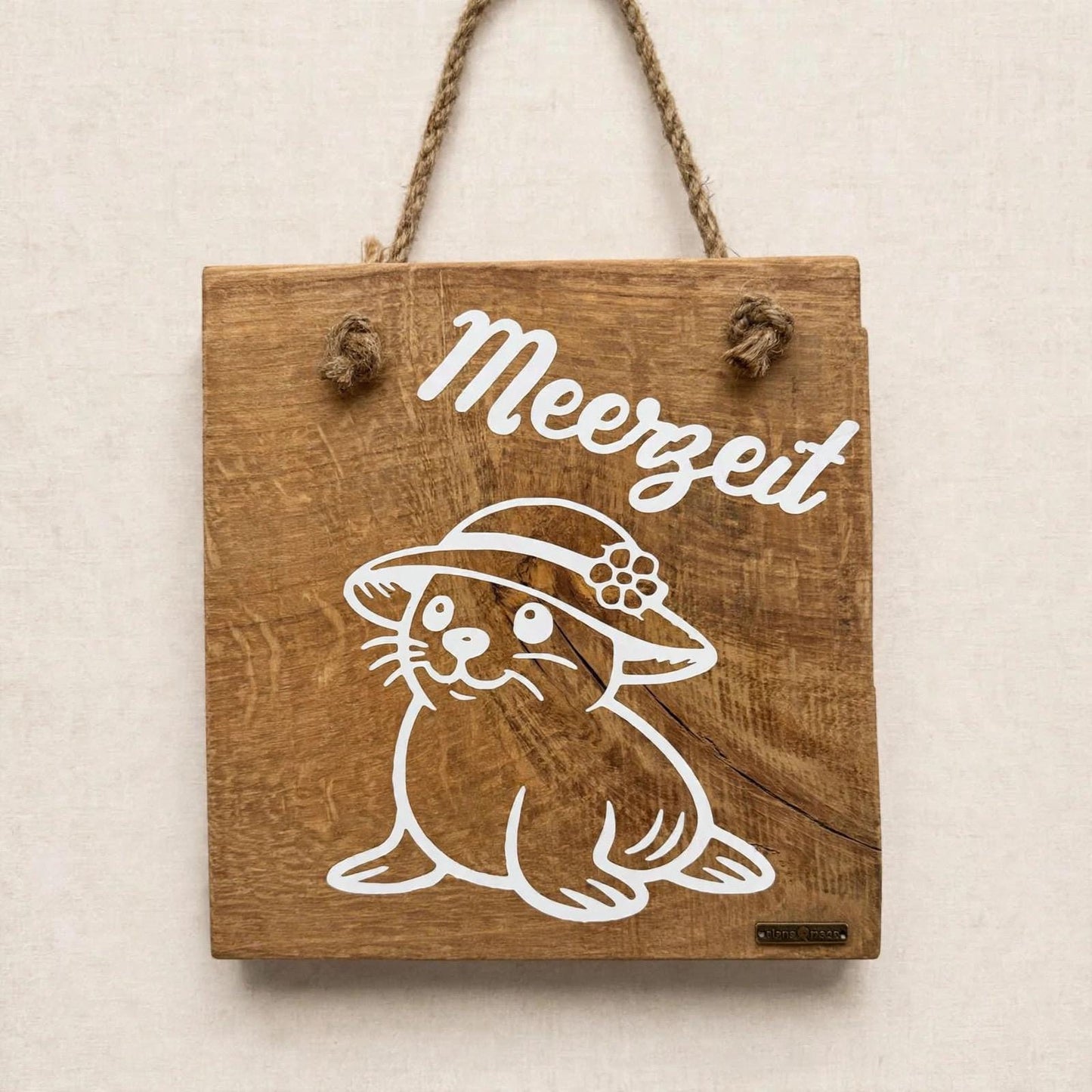 Holzschild Meerzeit 20x20 cm Eiche mit Robbe Mila aus Milo & Mila Serie – maritimes Deko Schild Eichenholz handgemacht von Treibholzzauber79