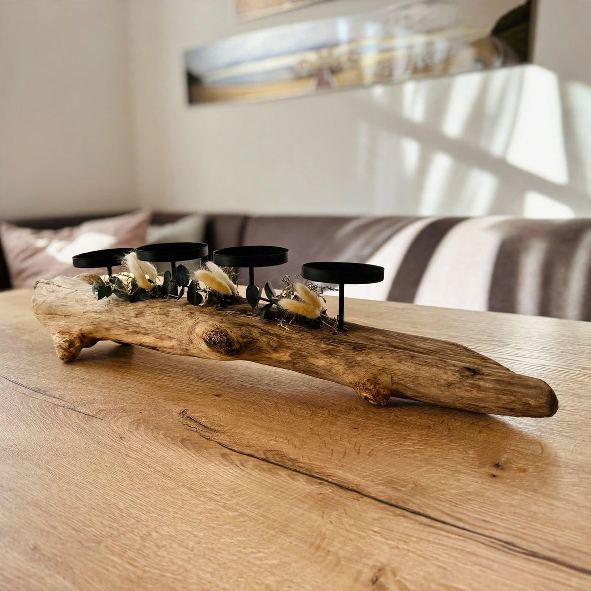 Treibholz Ast Kerzenhalter 65cm seitliche Ansicht, natürliche Maserung auf Eichenholztisch