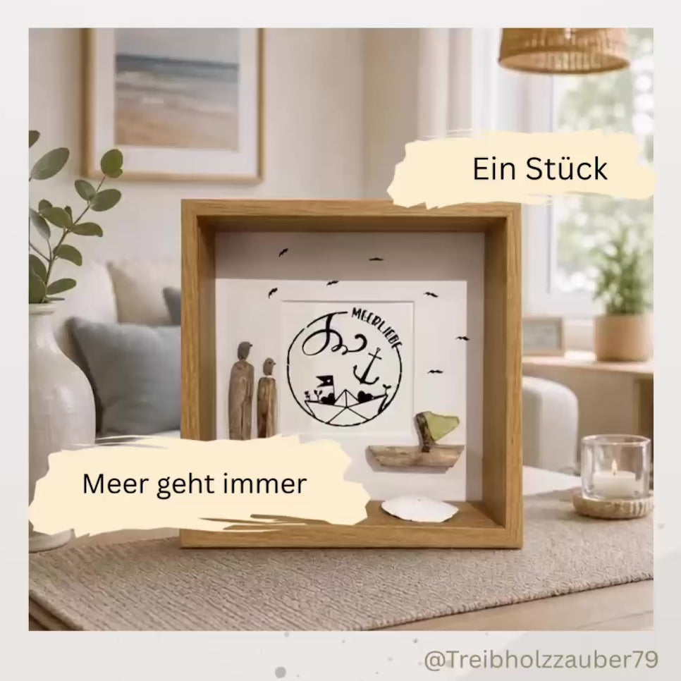 maritimer Bilderrahmen mit Meerliebe Motiv und Treibholz Boot sowie Steinbild