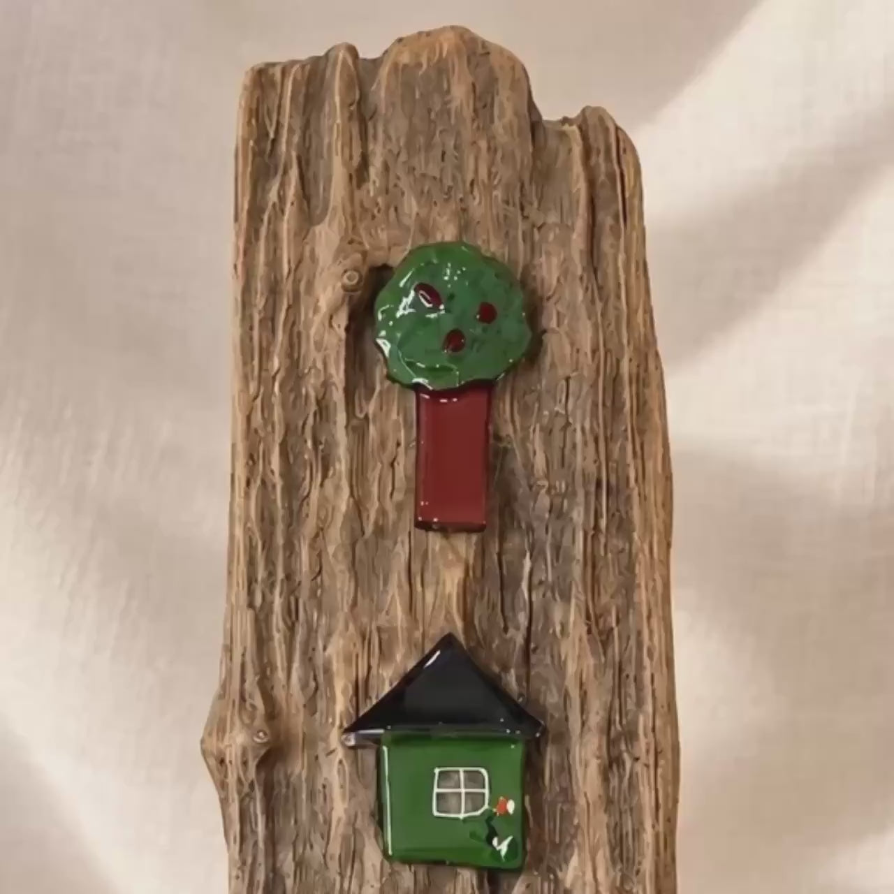 Treibholz Wanddeko | Driftwood Wall Art mit Glashaus und Apfelbaum | Fusing Glas Kunst