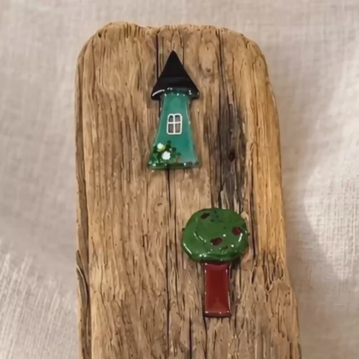 Treibholz Deko hoch 46cm | 3 Glashäuser & Apfelbäume | Driftwood Wall Art | Geschenk Unikat