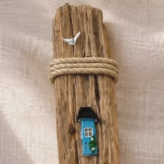 Treibholz Wanddeko groß 76 cm mit 2 Glas Häusern und Segelboot  - Maritime Wand Deko Küste - Driftwood Häuser Board - Scandi Deko