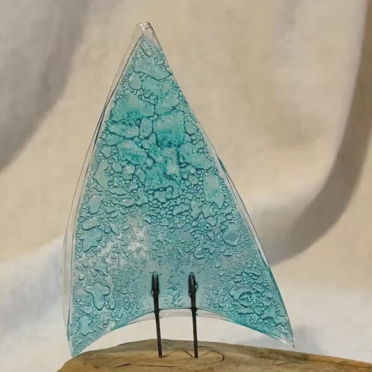 Segelboot Deko aus Treibholz und Fusing Glas türkis - Maritime Deko handgefertigt - Holzboot klein 12 cm - Treibholzzauber Küsten Deko