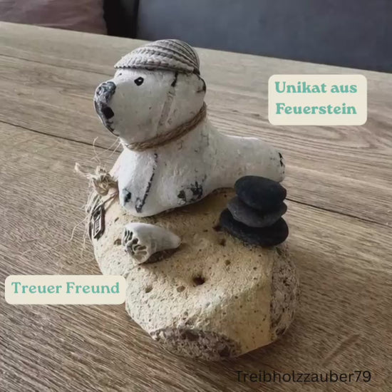 Feuerstein Figur handgefertigt aus Naturmaterialien