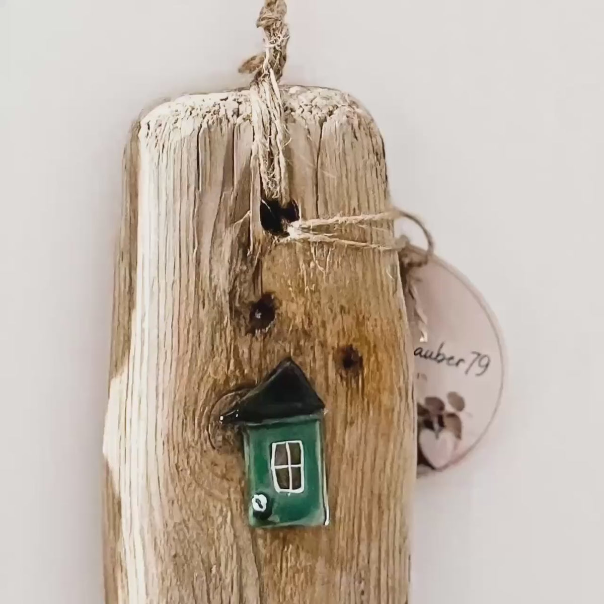 Treibholz Deko zum Hängen 28cm - 3 Fusing Glas Häuser grün schwarz - Wanddeko maritim - Upcycling Holz - Treibholzzauber79
